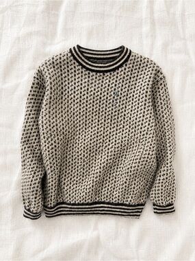 Vintage L.L. Bean Black and Cream Patterned Crewneck Sweater